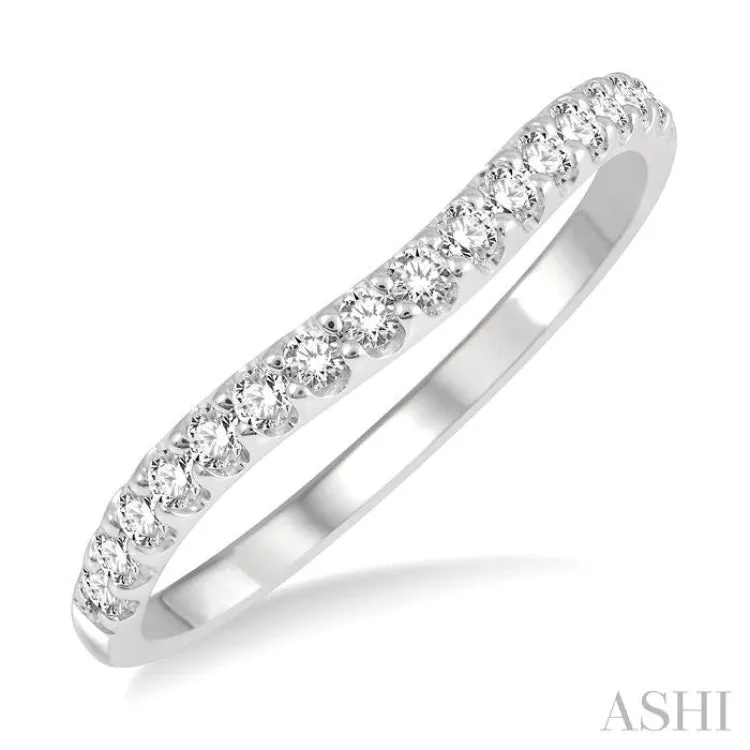 1/4 Ctw Arched Center Round Cut Diamond Wedding Band in 14K White Gold