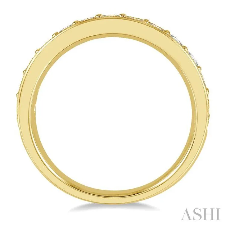 3/4 ctw Round Cut Diamond Wedding Band in 14K Yellow Gold