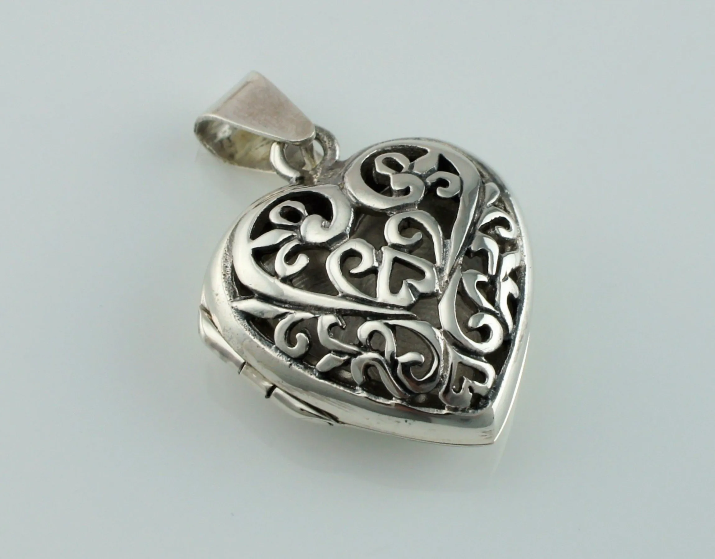 925 Sterling Silver Filigree Heart Locket Pendant