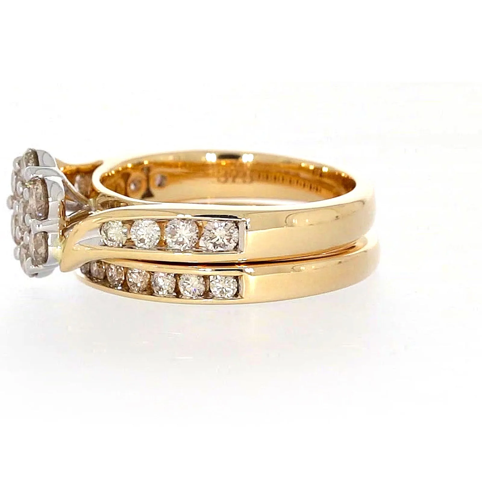 9ct Two Tone Gold Round Brilliant Cut with 1.35 Carat tw of Diamonds Ring