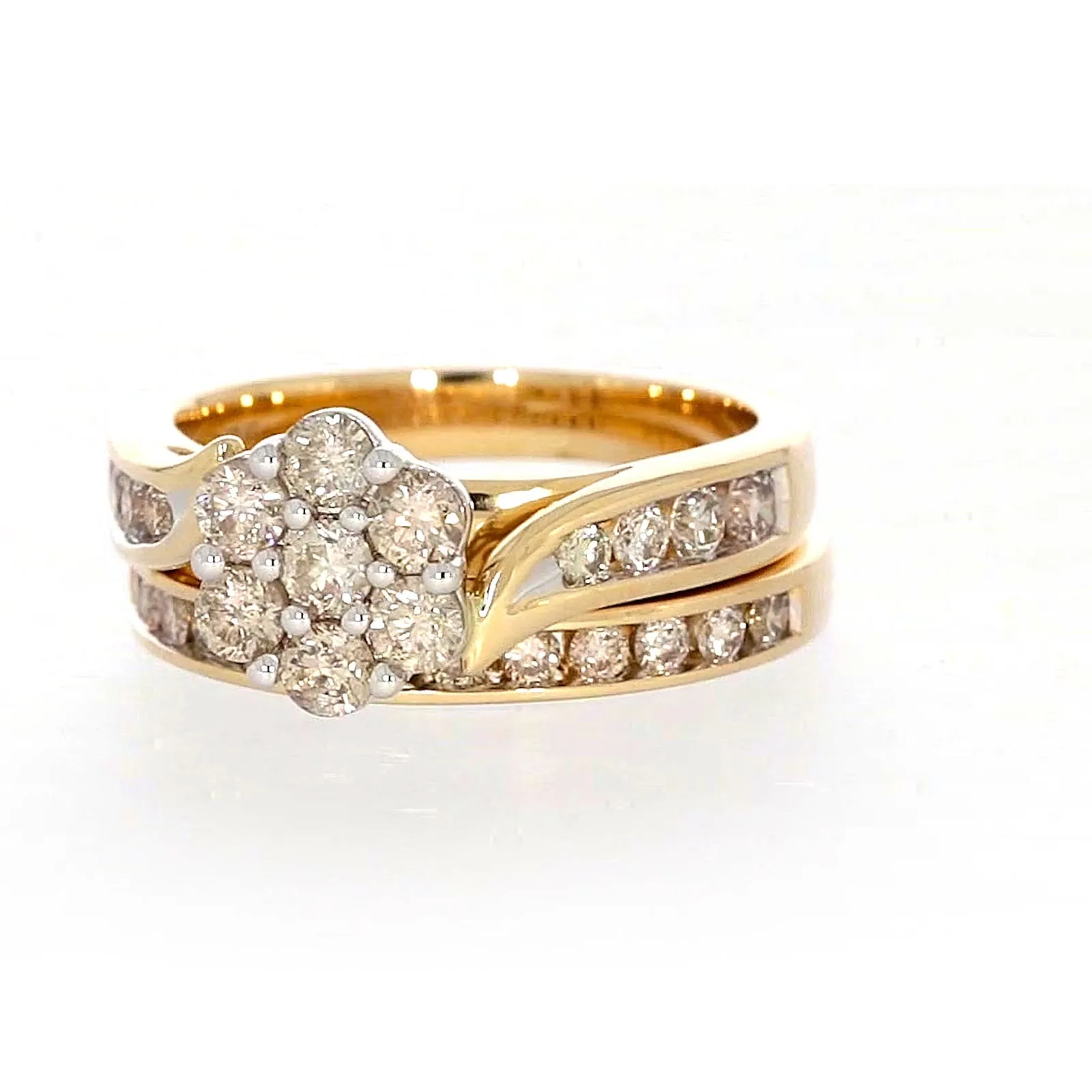 9ct Two Tone Gold Round Brilliant Cut with 1.35 Carat tw of Diamonds Ring