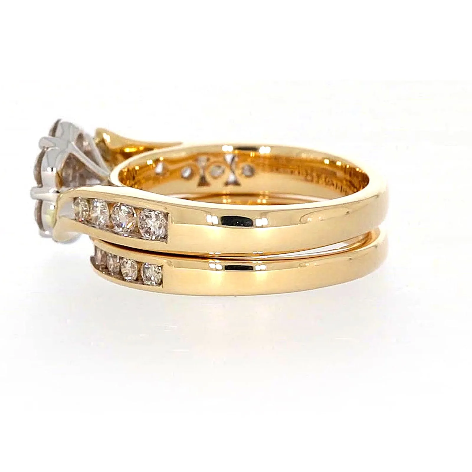 9ct Two Tone Gold Round Brilliant Cut with 1.35 Carat tw of Diamonds Ring