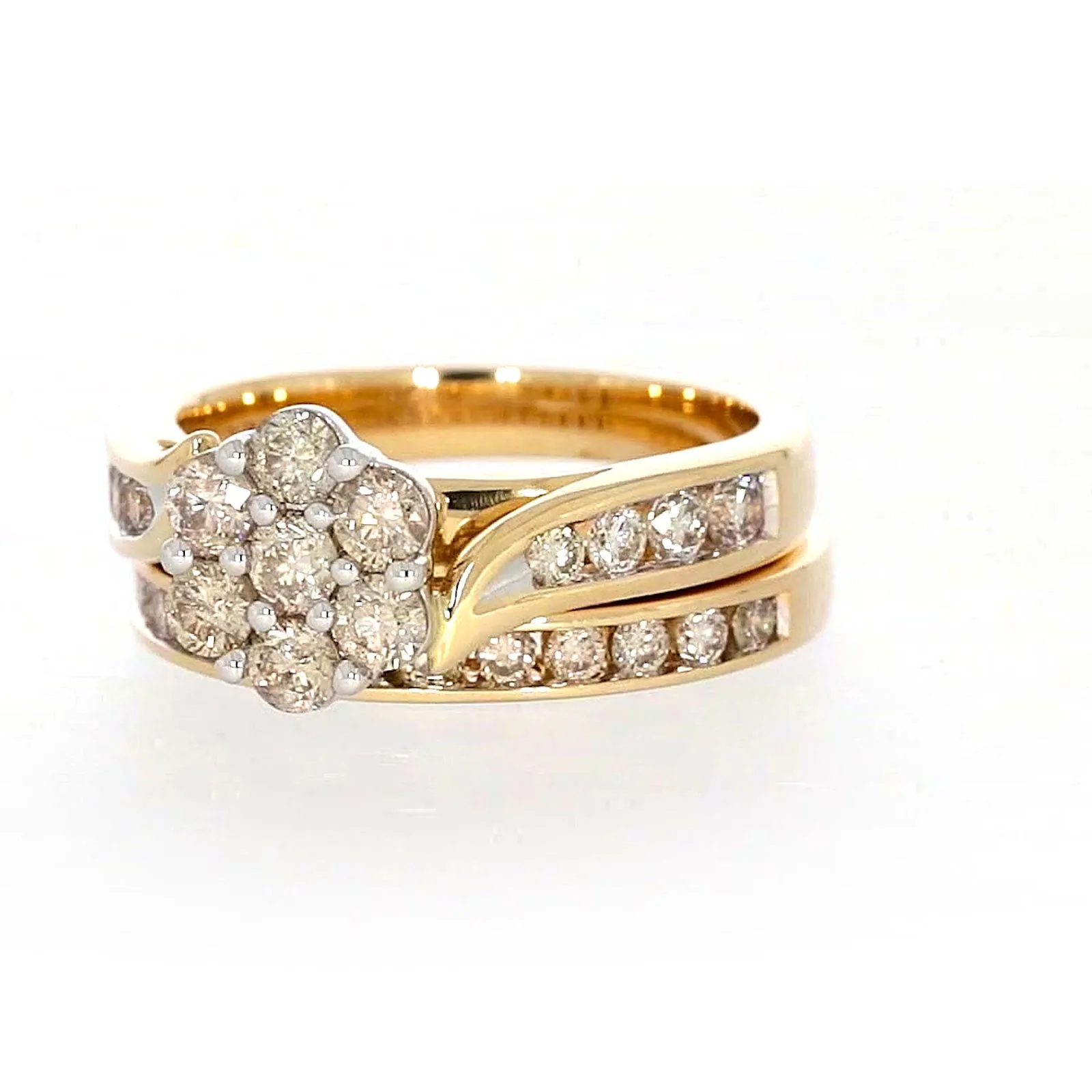 9ct Two Tone Gold Round Brilliant Cut with 1.35 Carat tw of Diamonds Ring