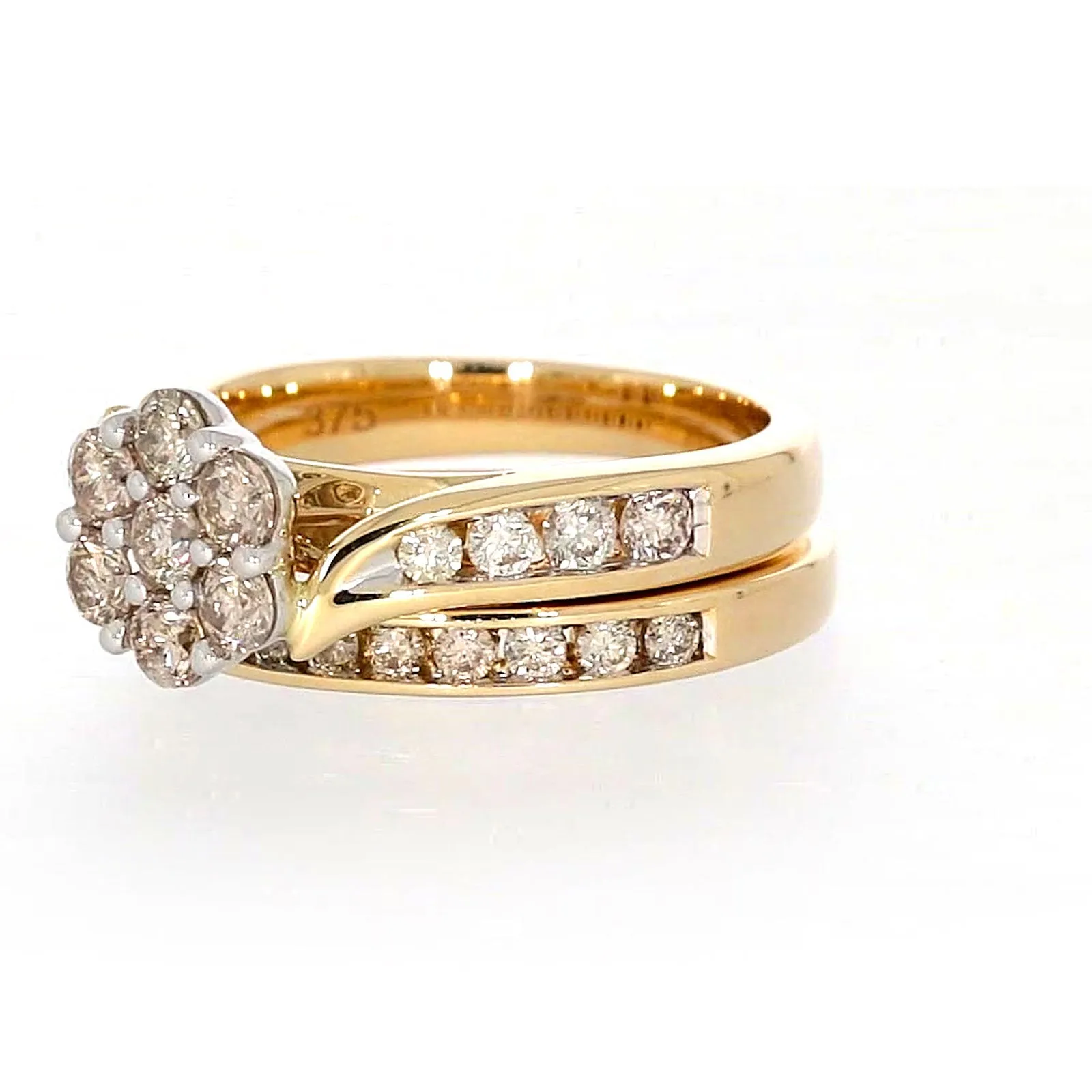 9ct Two Tone Gold Round Brilliant Cut with 1.35 Carat tw of Diamonds Ring