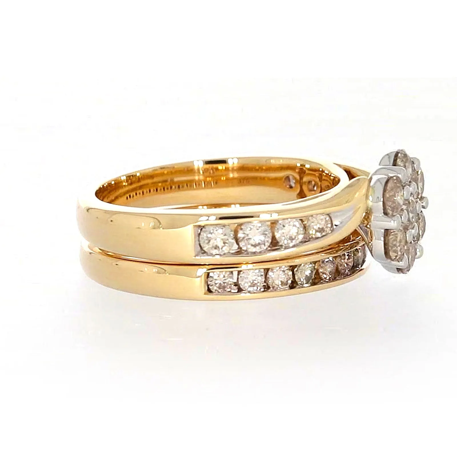 9ct Two Tone Gold Round Brilliant Cut with 1.35 Carat tw of Diamonds Ring