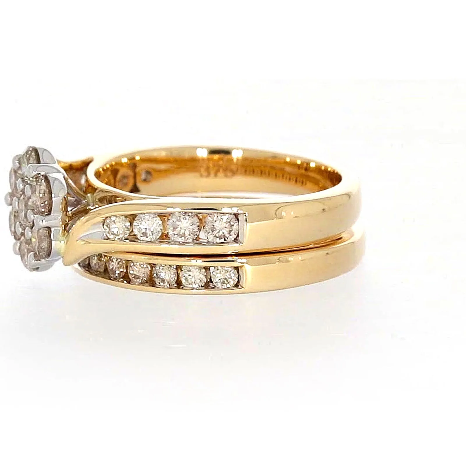 9ct Two Tone Gold Round Brilliant Cut with 1.35 Carat tw of Diamonds Ring