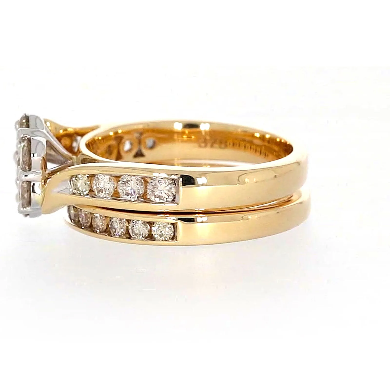 9ct Two Tone Gold Round Brilliant Cut with 1.35 Carat tw of Diamonds Ring