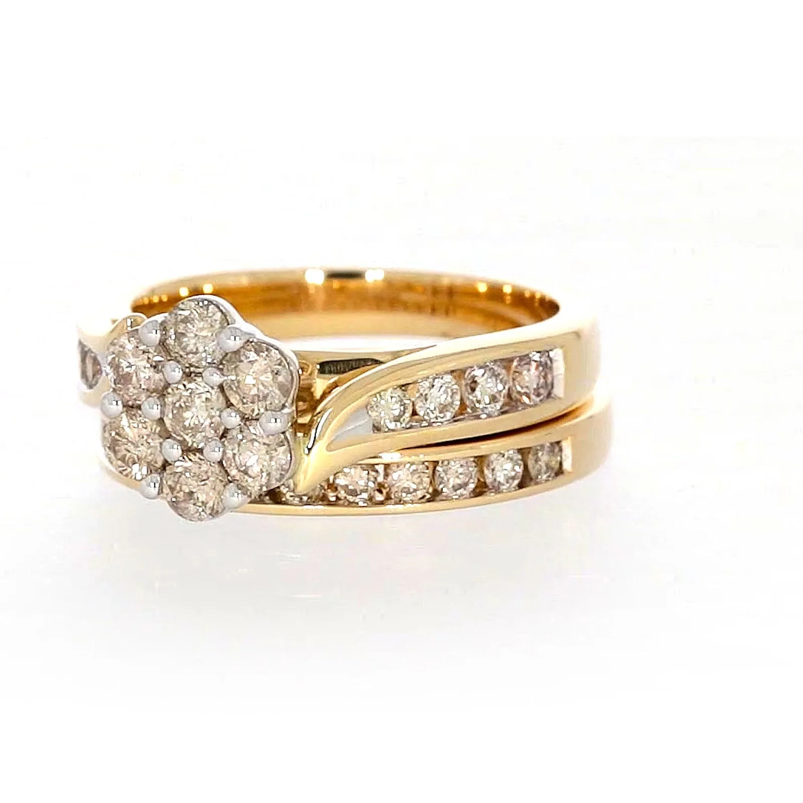 9ct Two Tone Gold Round Brilliant Cut with 1.35 Carat tw of Diamonds Ring