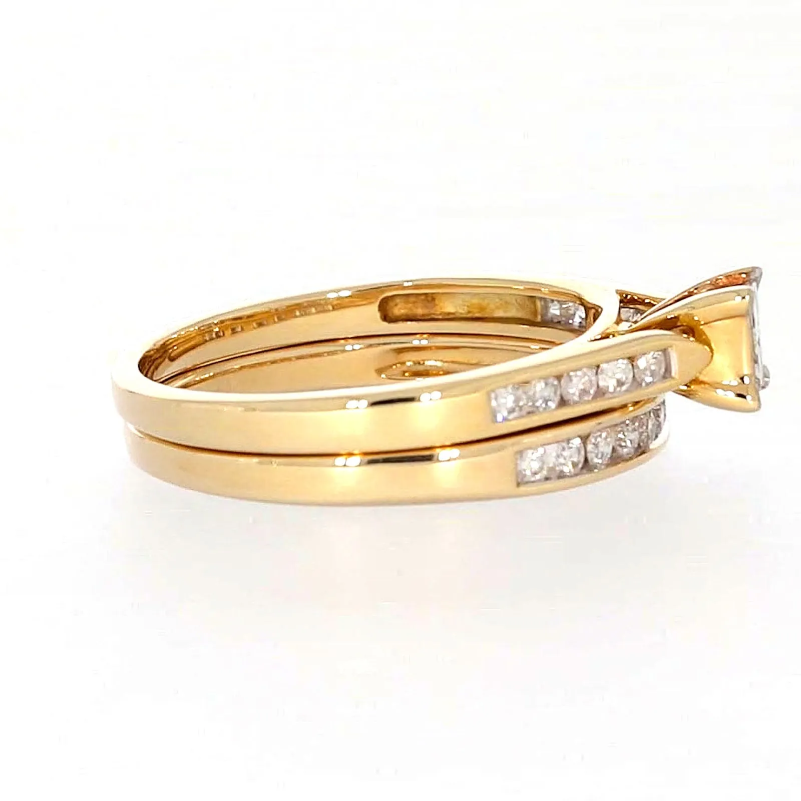 9ct Yellow Gold Princess & Round Brilliant Cut with 1/2 CARAT tw of Diamonds Ring