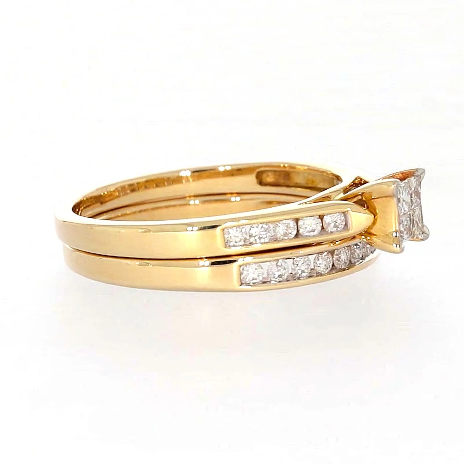 9ct Yellow Gold Princess & Round Brilliant Cut with 1/2 CARAT tw of Diamonds Ring