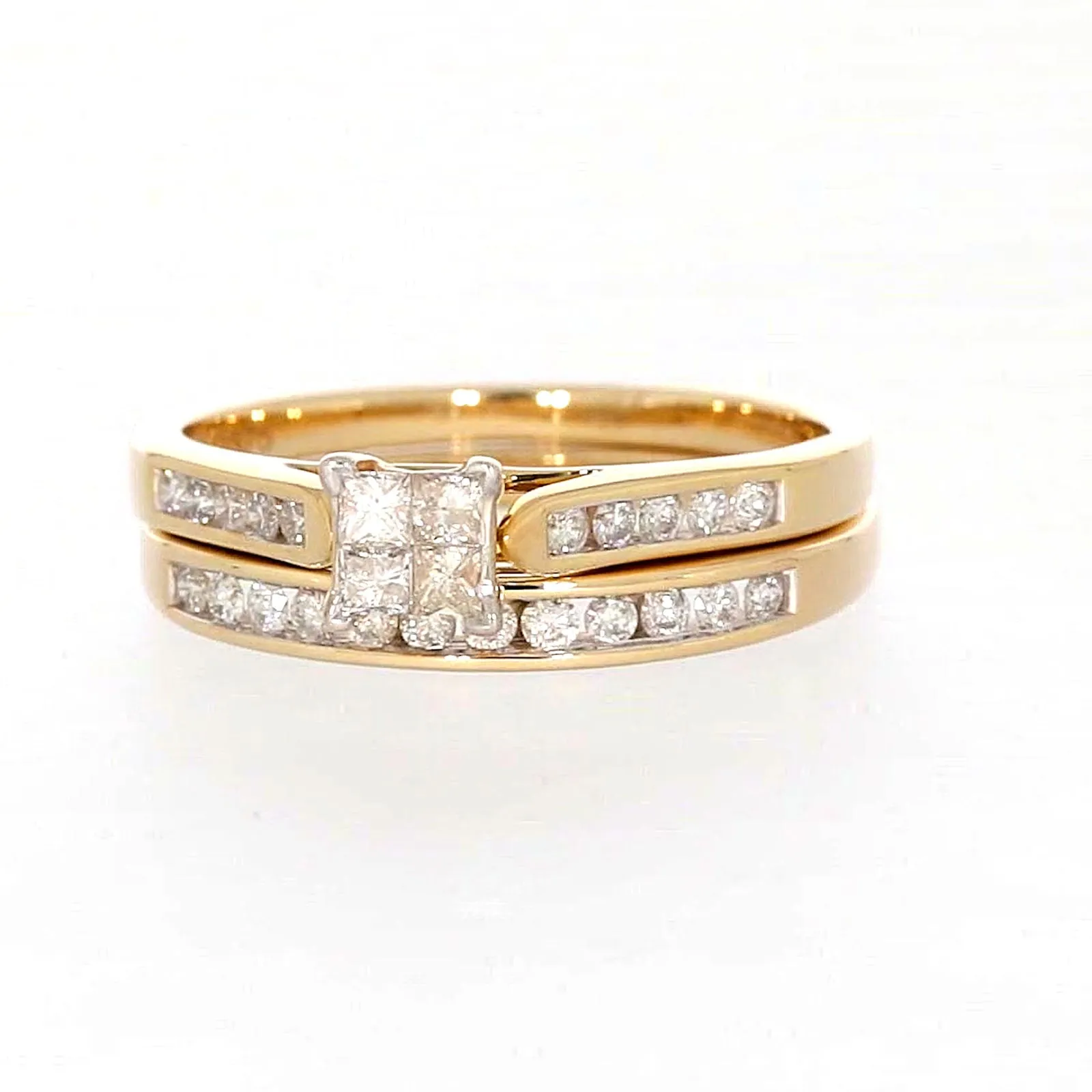 9ct Yellow Gold Princess & Round Brilliant Cut with 1/2 CARAT tw of Diamonds Ring