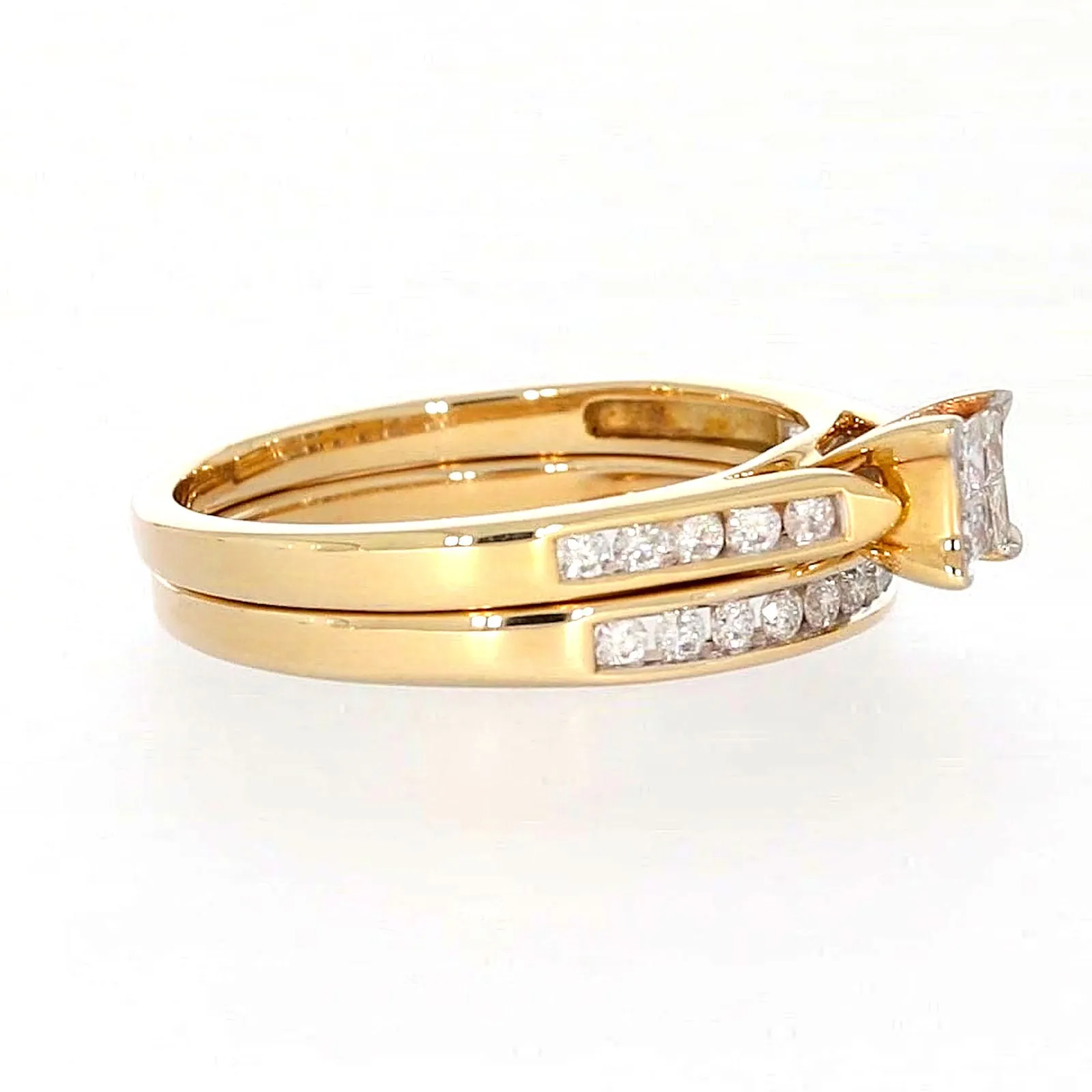 9ct Yellow Gold Princess & Round Brilliant Cut with 1/2 CARAT tw of Diamonds Ring