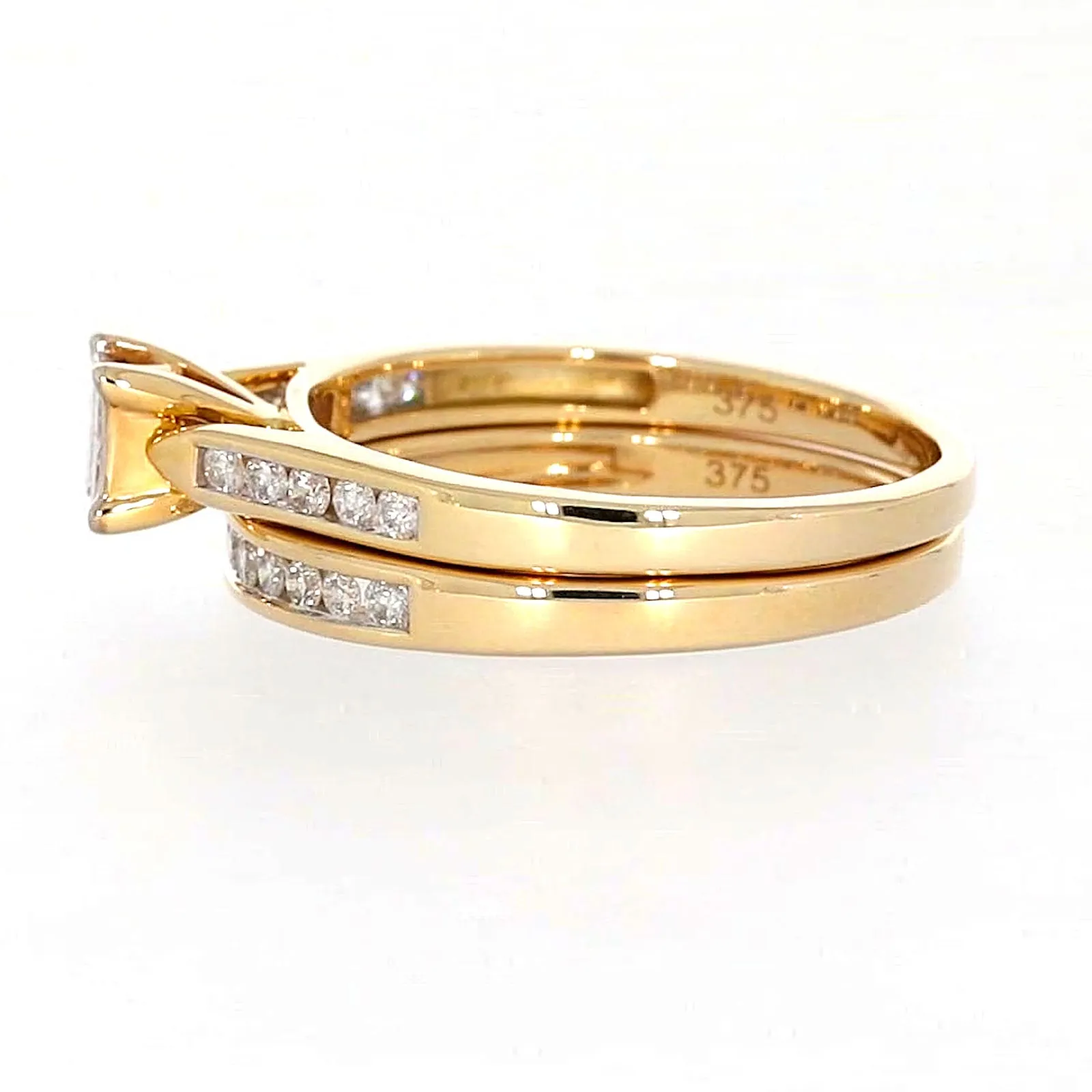 9ct Yellow Gold Princess & Round Brilliant Cut with 1/2 CARAT tw of Diamonds Ring