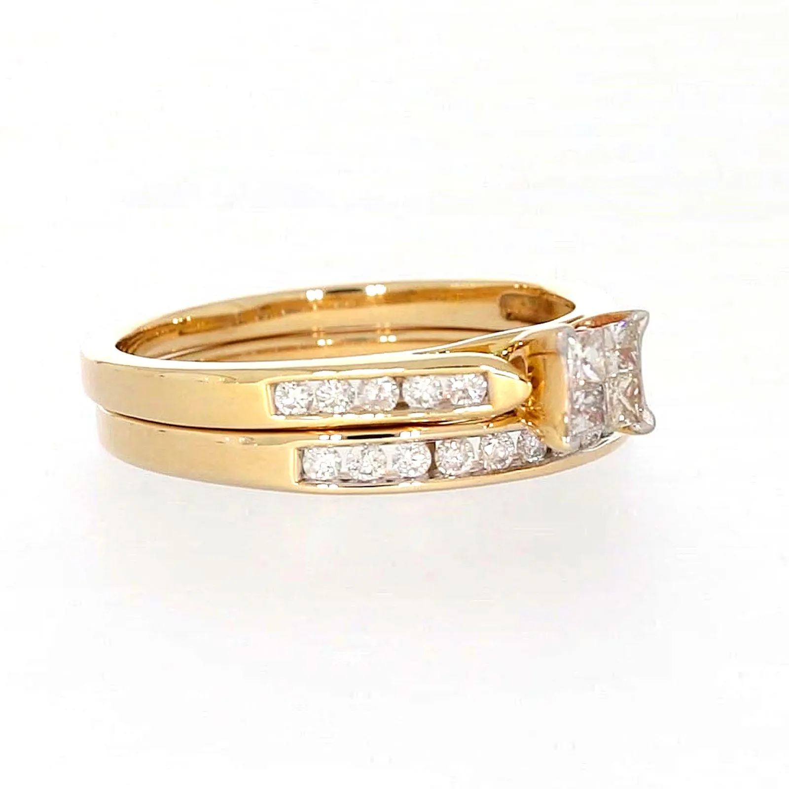 9ct Yellow Gold Princess & Round Brilliant Cut with 1/2 CARAT tw of Diamonds Ring