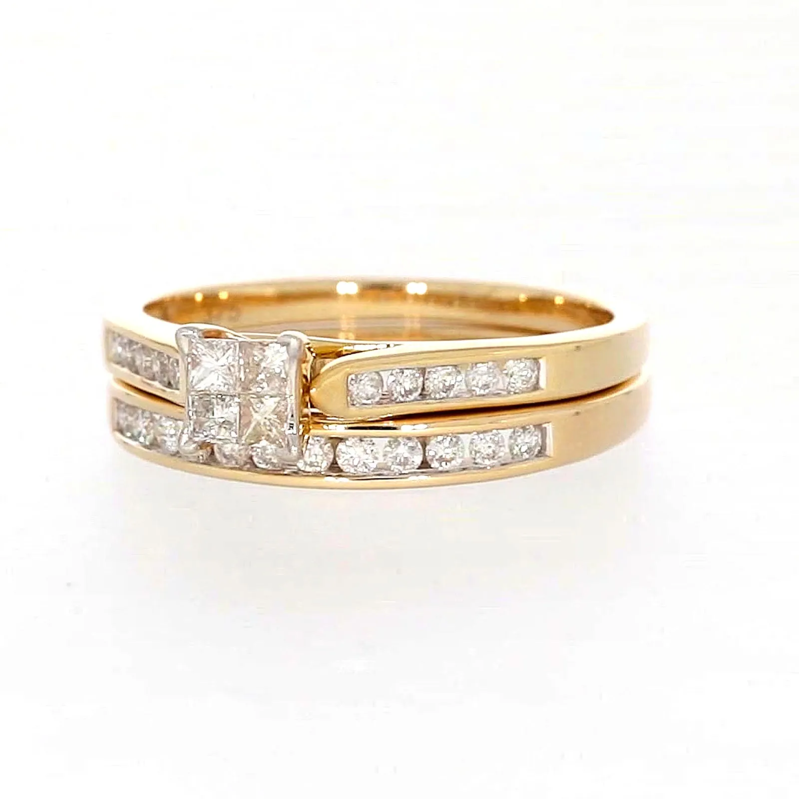 9ct Yellow Gold Princess & Round Brilliant Cut with 1/2 CARAT tw of Diamonds Ring