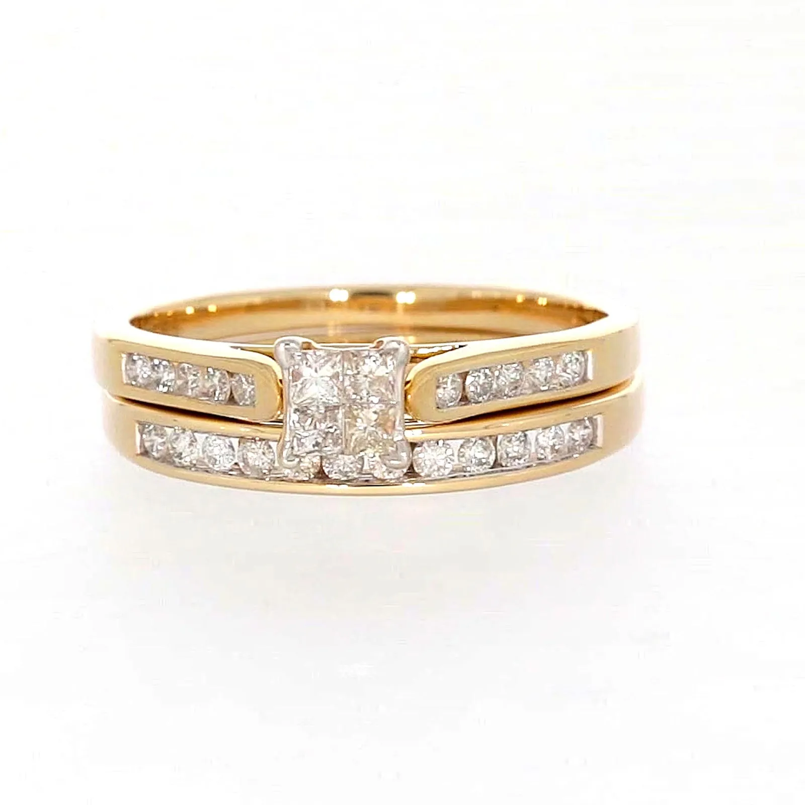 9ct Yellow Gold Princess & Round Brilliant Cut with 1/2 CARAT tw of Diamonds Ring