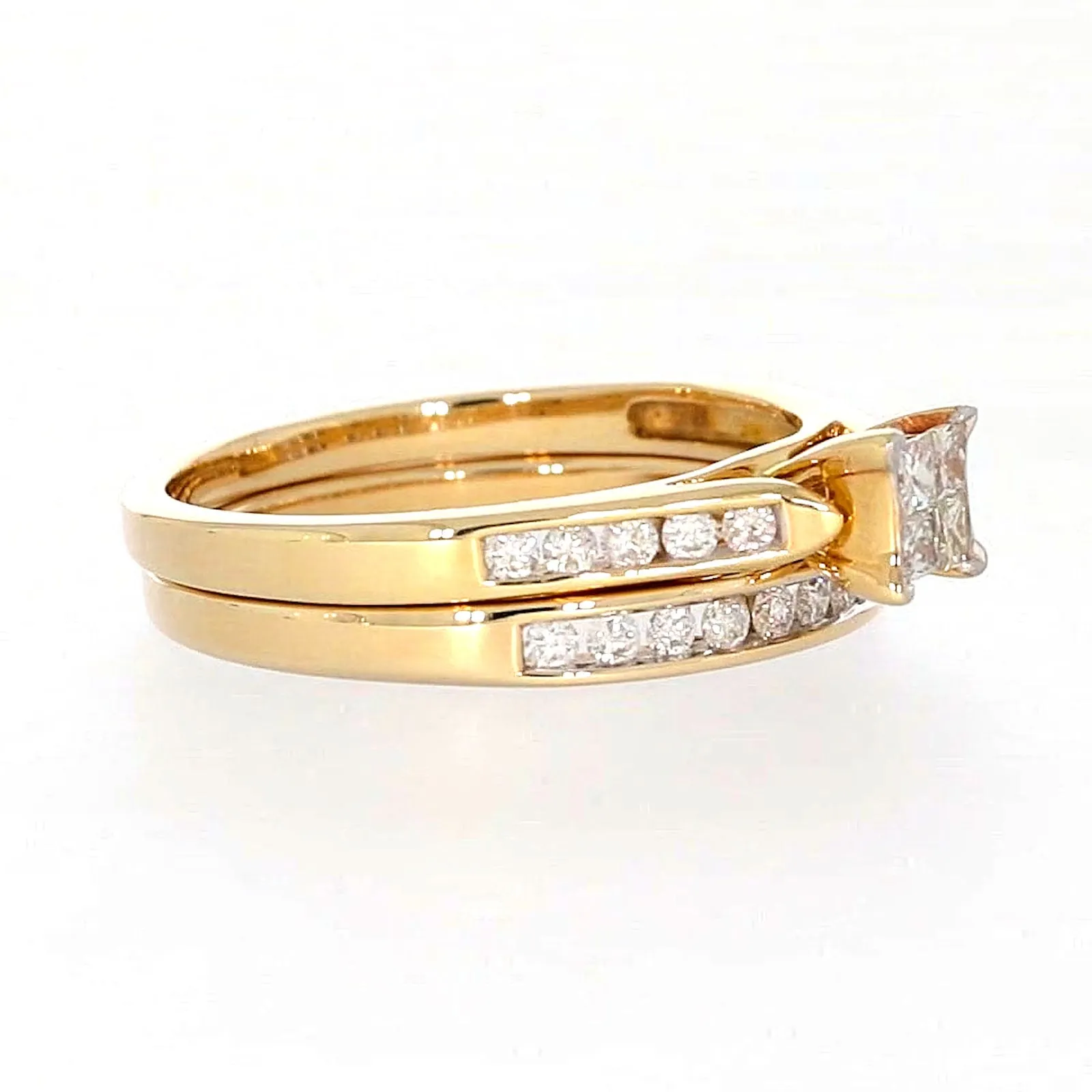 9ct Yellow Gold Princess & Round Brilliant Cut with 1/2 CARAT tw of Diamonds Ring