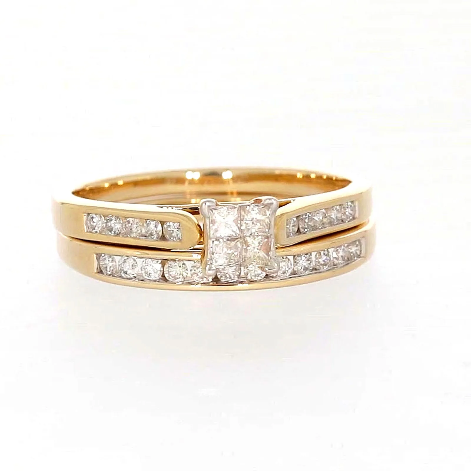 9ct Yellow Gold Princess & Round Brilliant Cut with 1/2 CARAT tw of Diamonds Ring