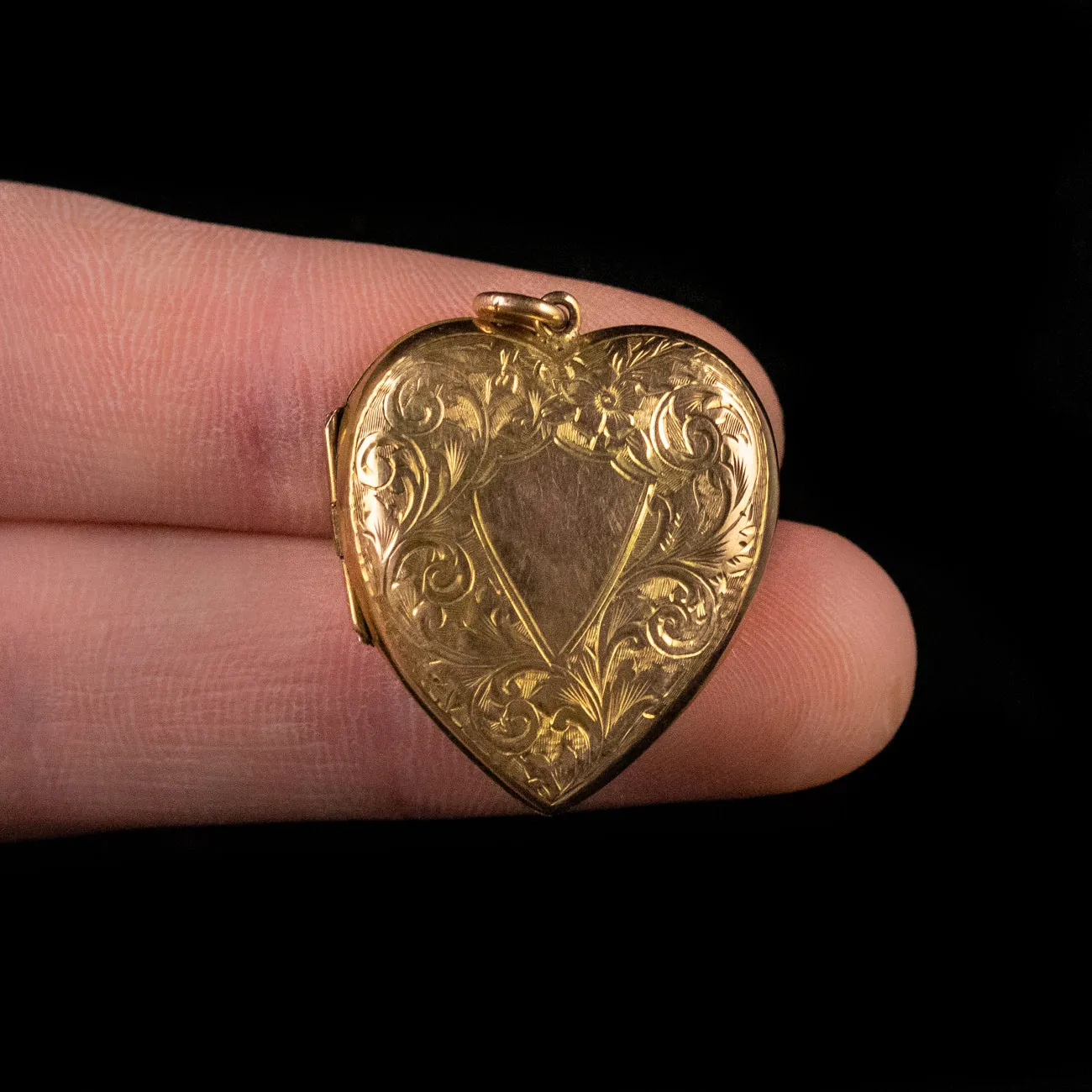 Antique Victorian Engraved Heart Locket 9Ct Yellow Gold Circa 1890