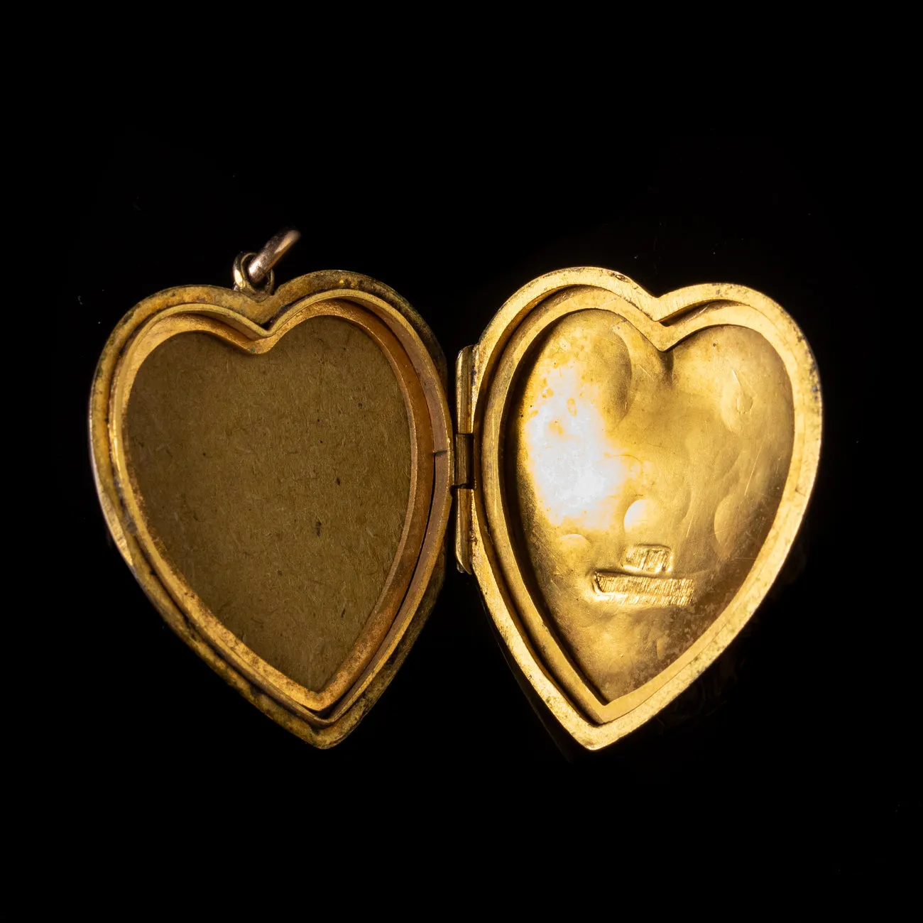 Antique Victorian Engraved Heart Locket 9Ct Yellow Gold Circa 1890