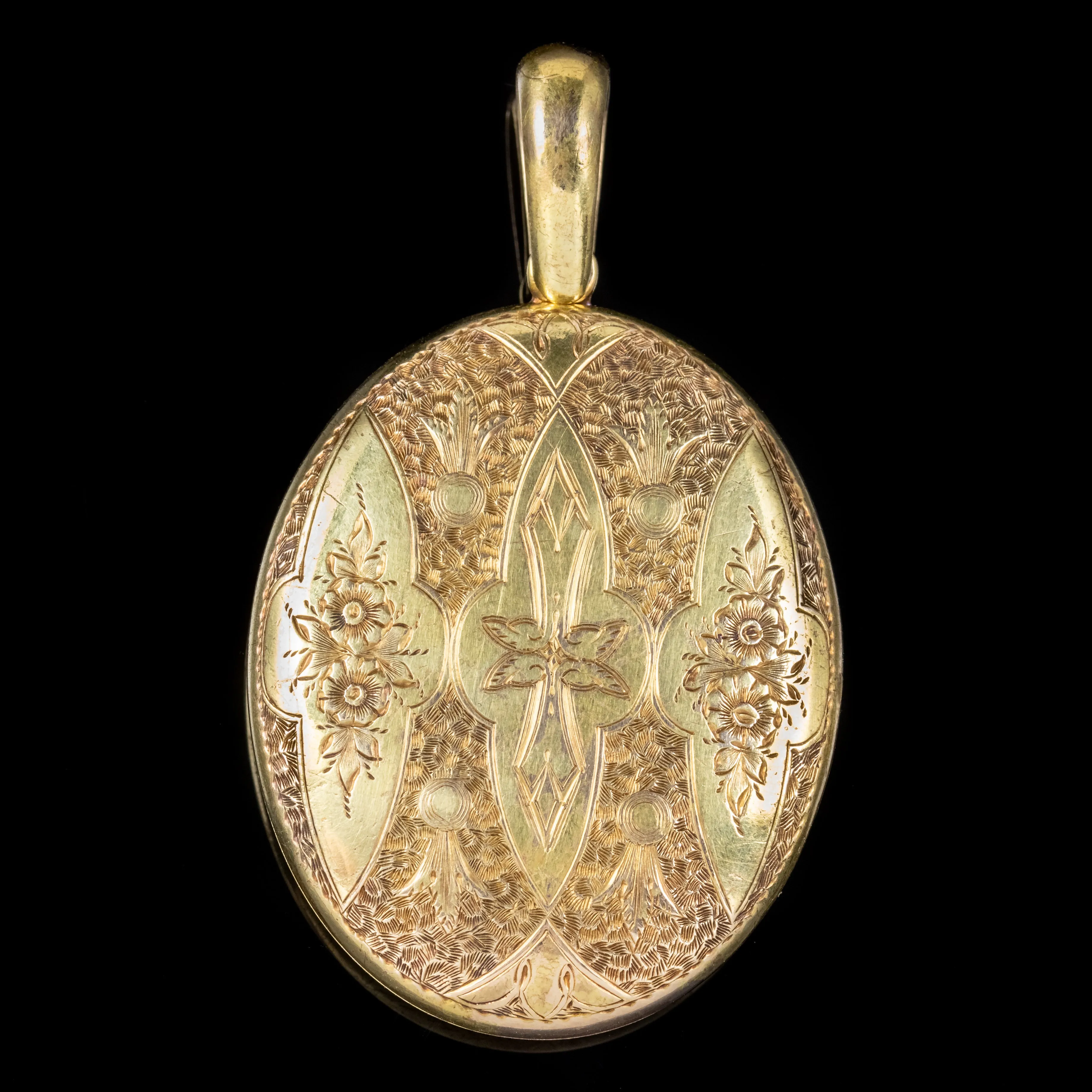 Antique Victorian Engraved Solid 15Ct Gold Locket Circa 1900