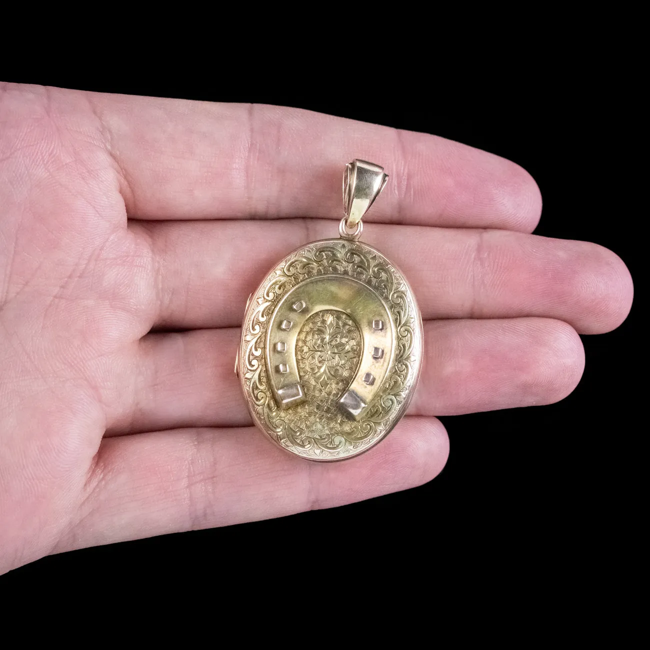 Antique Victorian Horseshoe Locket 18ct Gold With Coloured Photograph