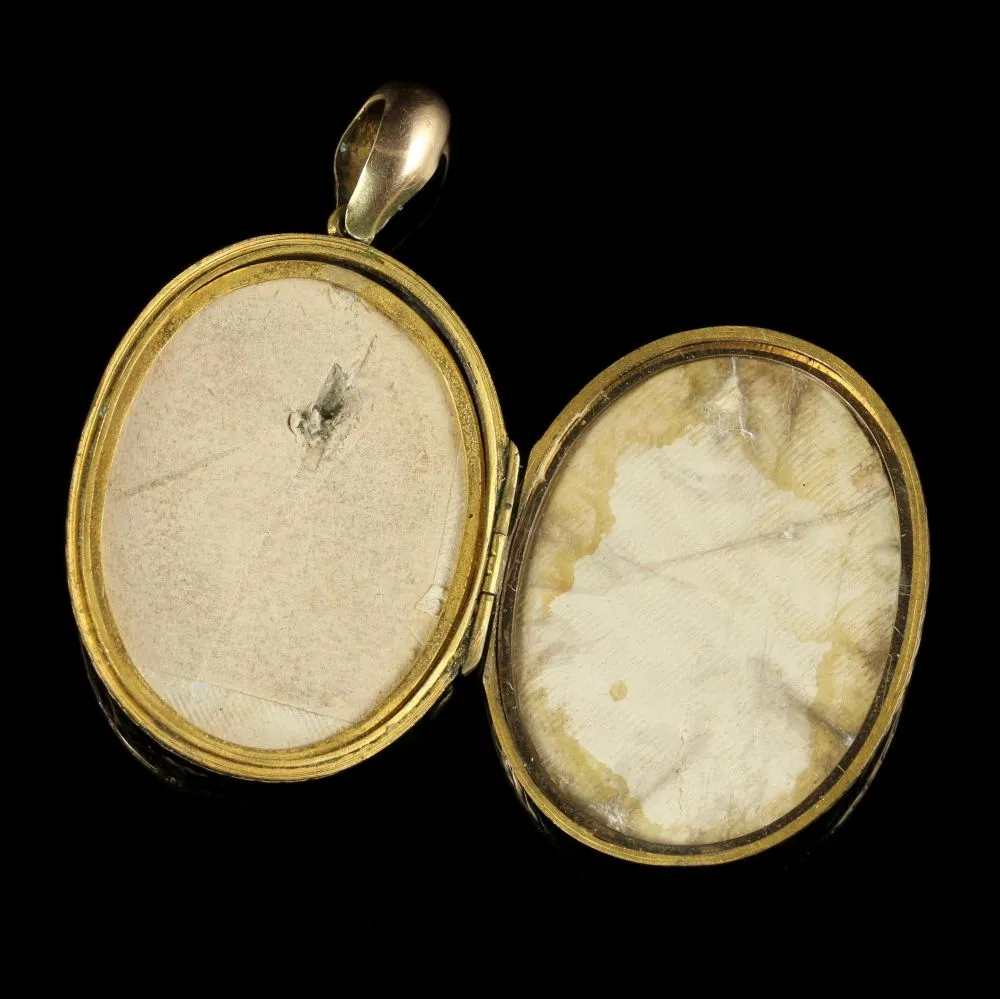 Antique Victorian Large Locket 18Ct Gold Circa 1880