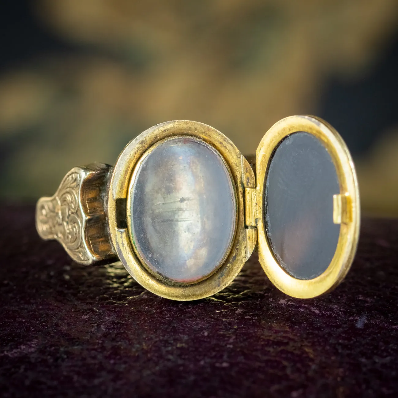 Antique Victorian Sardonyx Poison Locket Ring