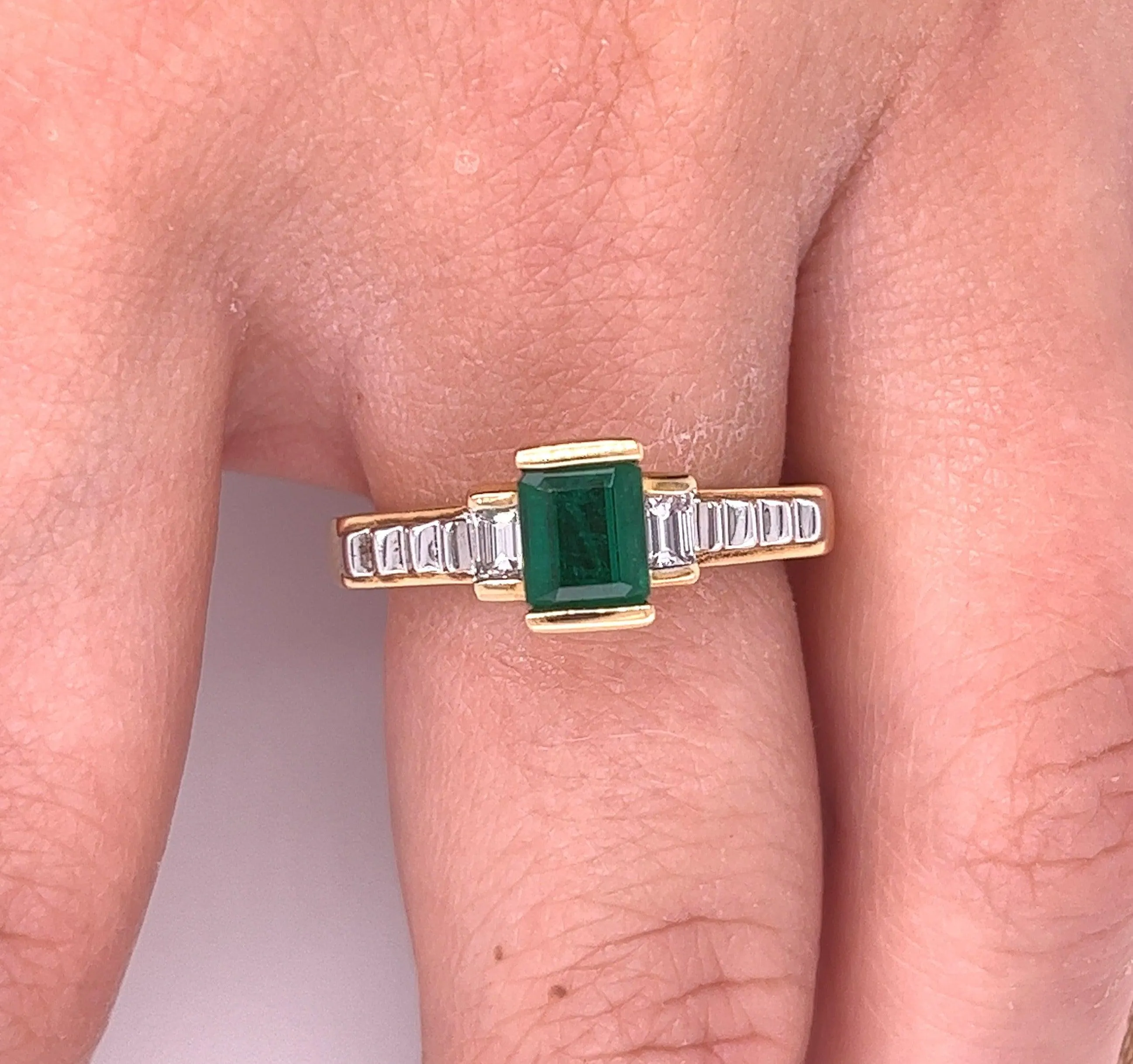 Art Deco Colombian Emerald Engagement Ring in 18k Gold