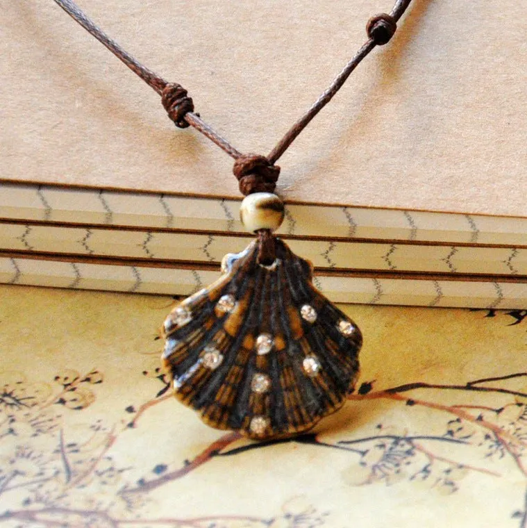 Ceramic Jewelry Shell Pendant Necklace Women's Jewelry Antique Pendant Cord Adjustable