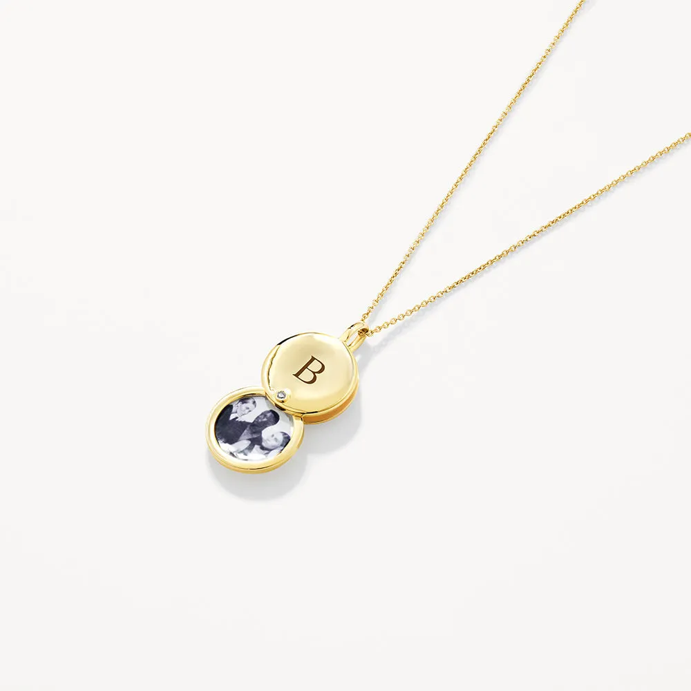 Engravable Circle Flip Locket Necklace in Gold