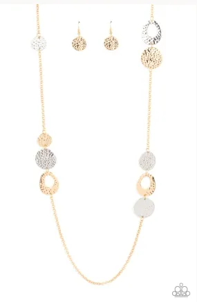 Gallery Guru - Gold Necklace - Paparazzi Accessories