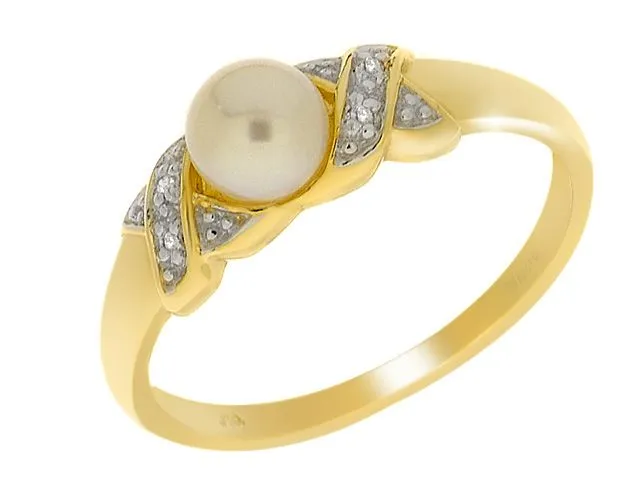 Gelb 9 Karat Gold 0.71ct Karat Perle & Diamant Ring