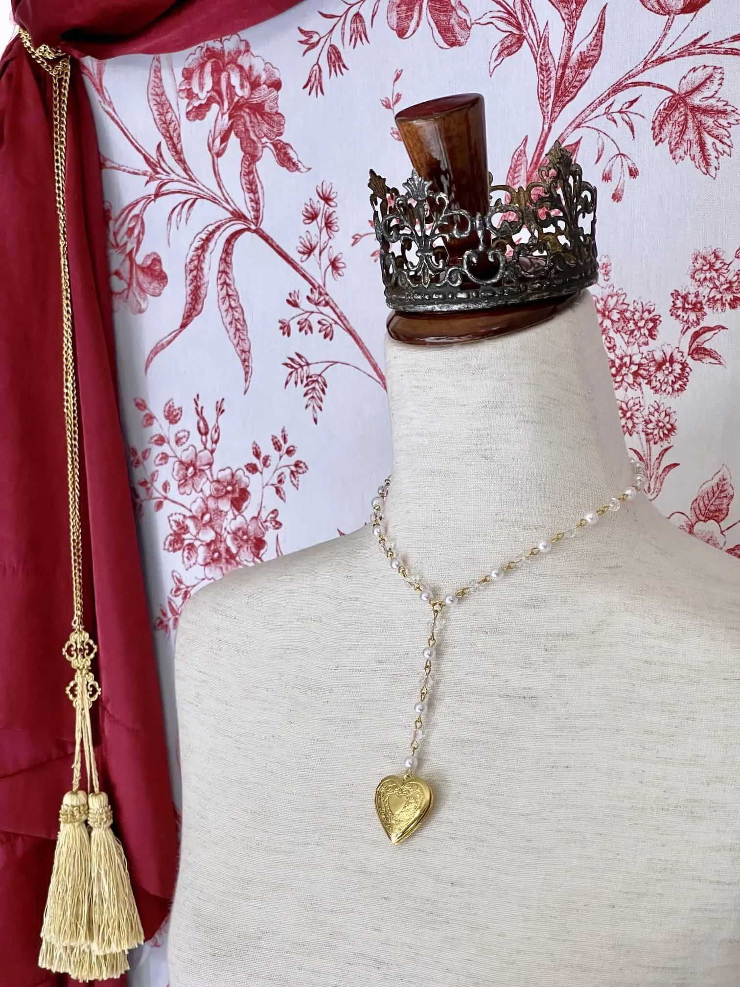 Historically Inspired Romantic Era Heart Shaped Locket Necklace in Gold