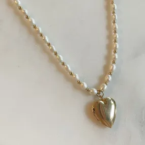 HOUSE OF AU. ORA Heart of Gold Locket Pearl Necklace