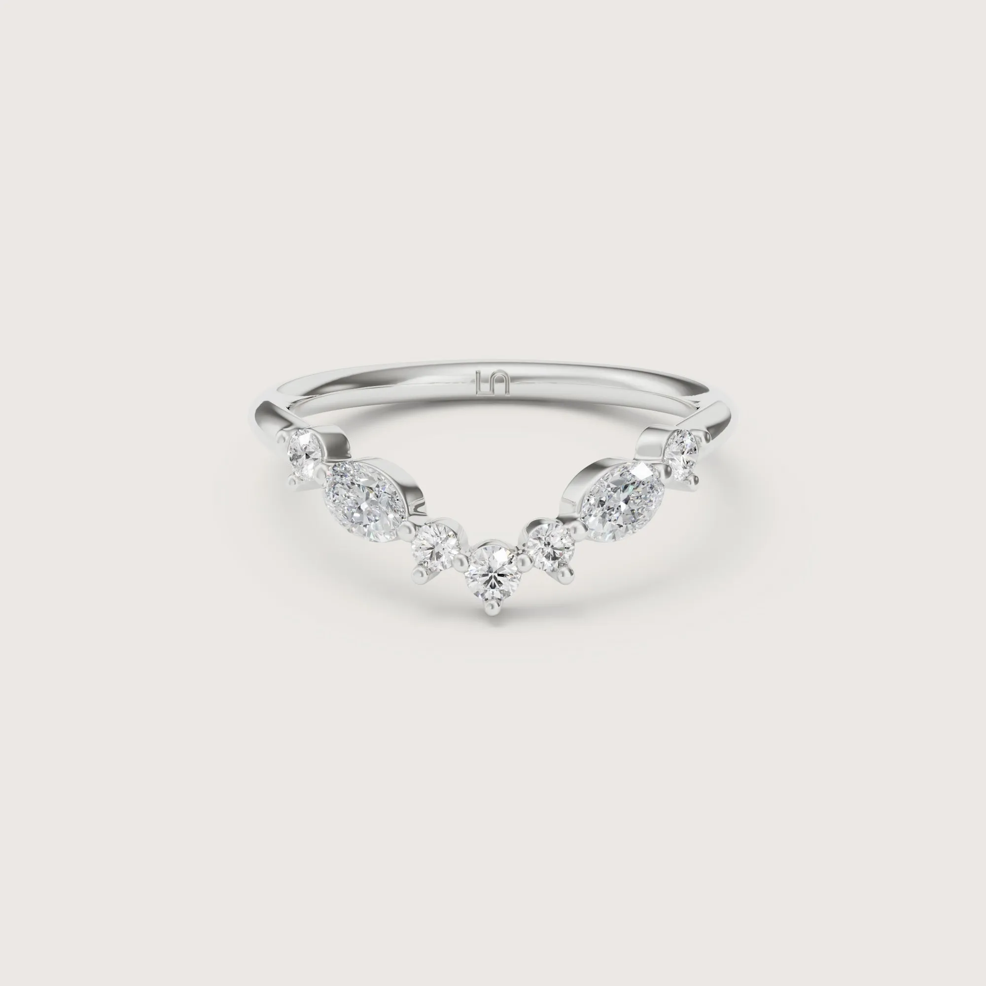 Margot Band Oval | Halfway Diamond