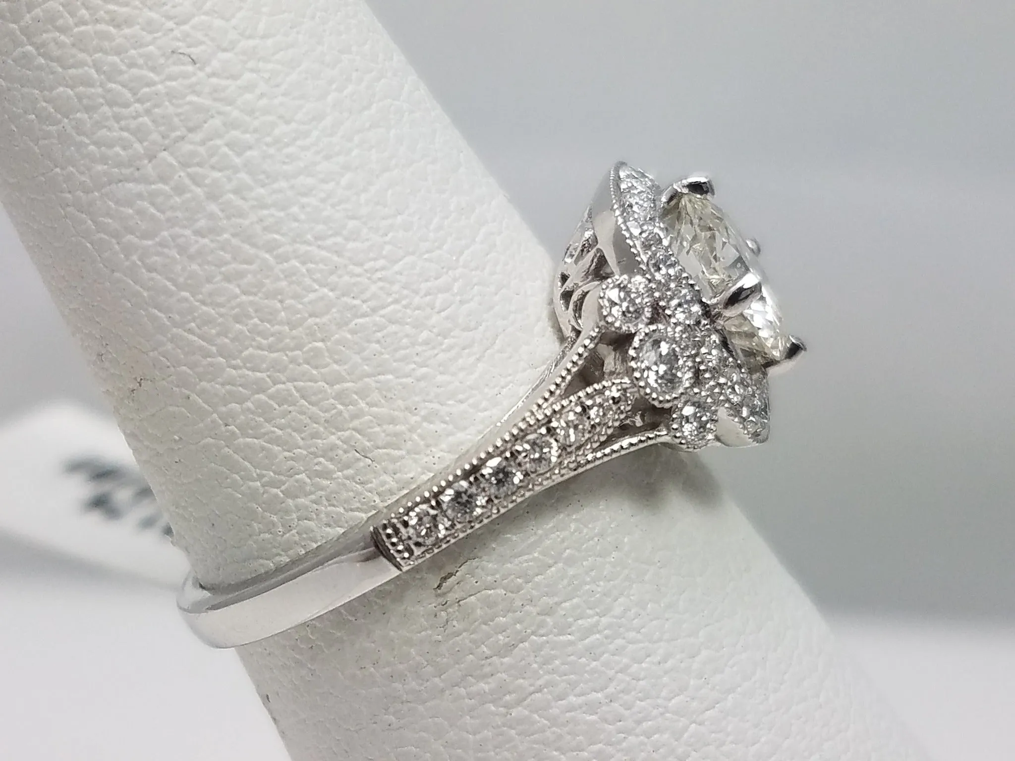 New! Classy 14k White Gold Natural Diamond Engagement Ring