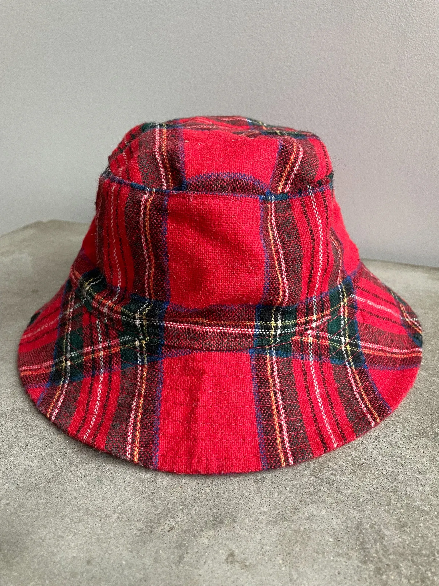 PLAID BUCKET HAT