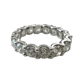 Round Diamond Scalloped Eternity Band