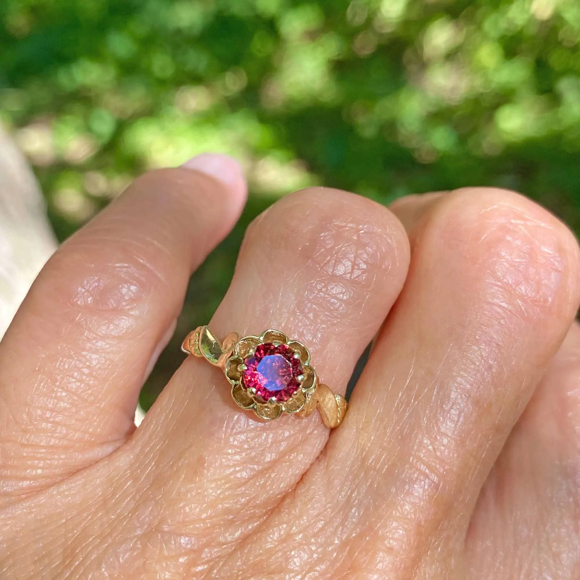 Vintage 14K Gold Buttercup Garnet Solitaire Ring