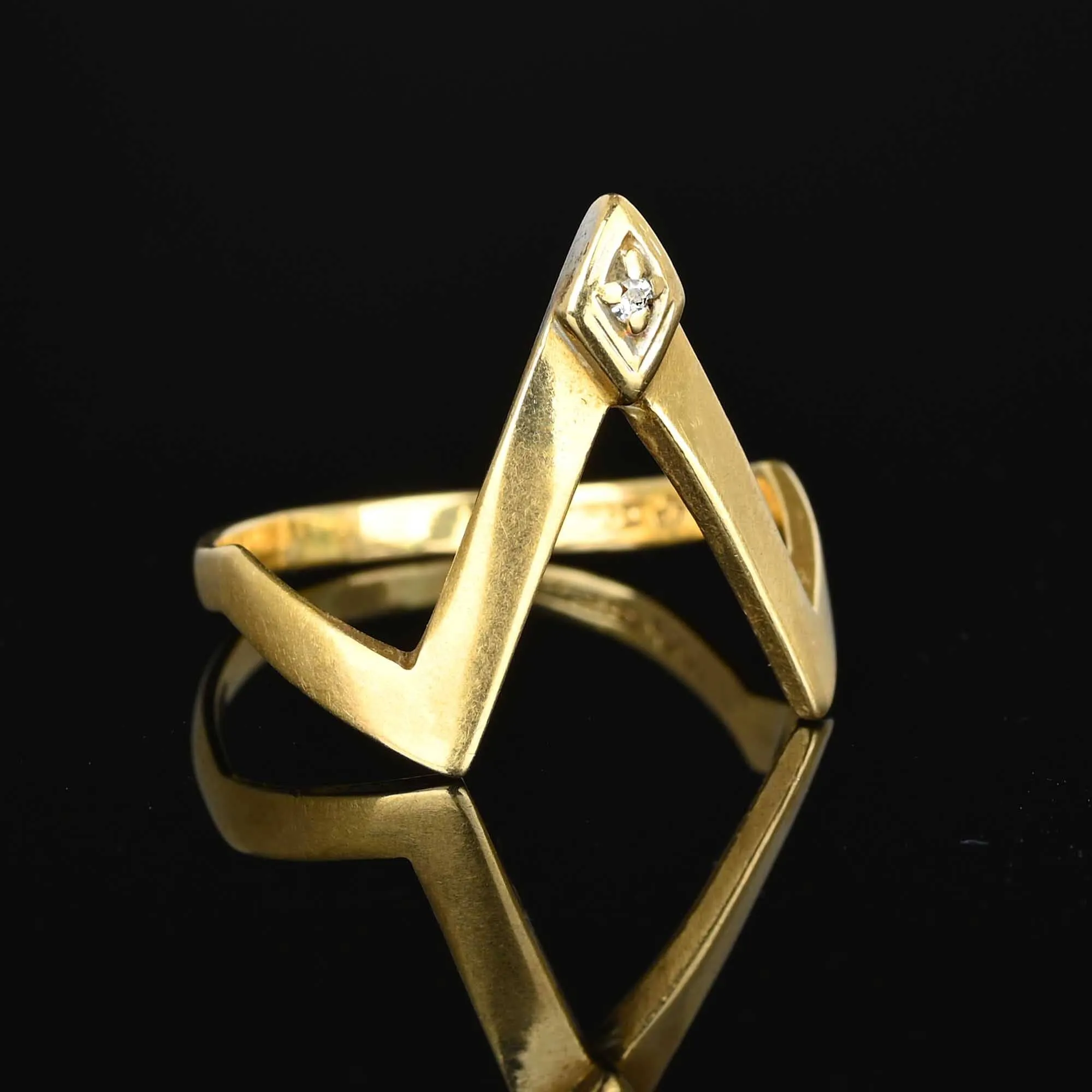 Vintage 14K Gold Diamond Chevron Ring