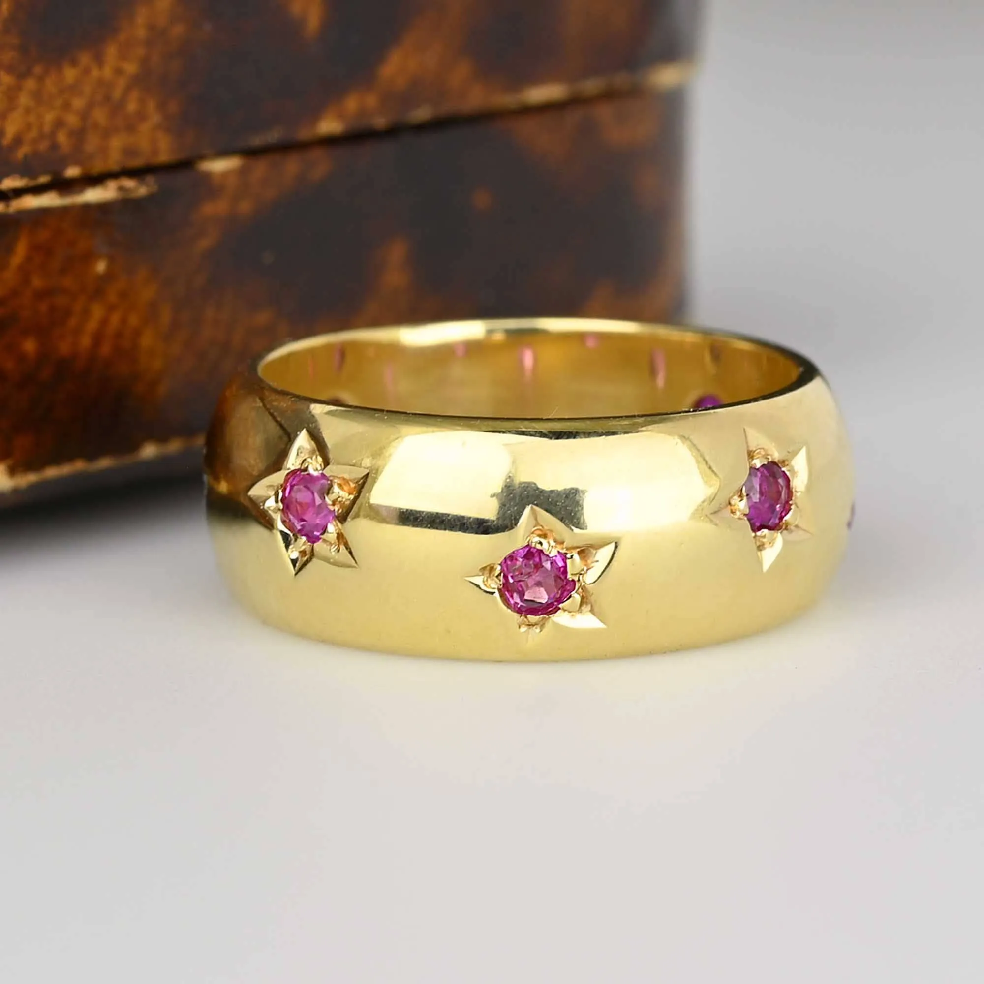 Vintage Heavy 14K Gold Star Ruby Eternity Ring Band