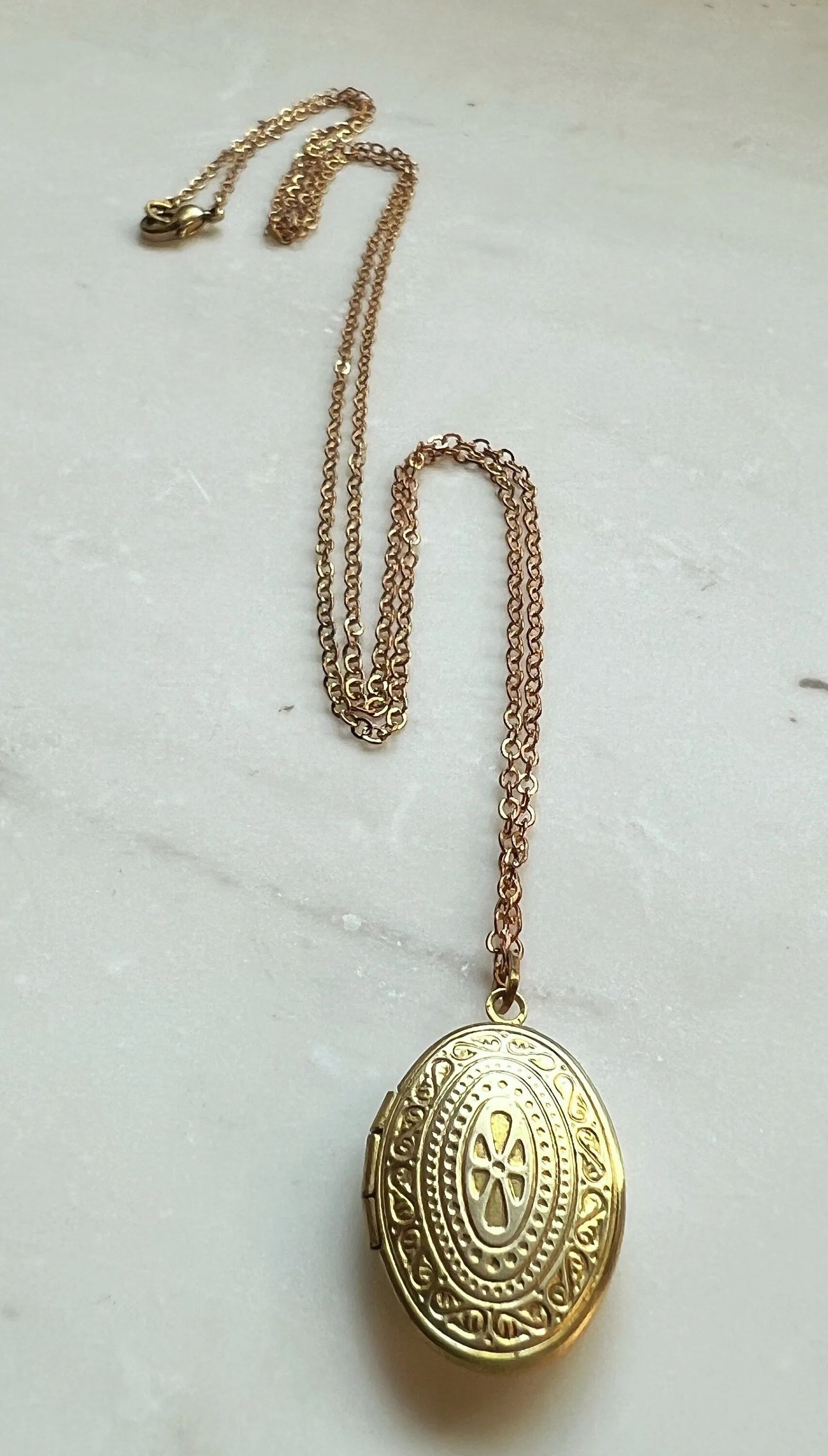 Vintage Style Oval Locket