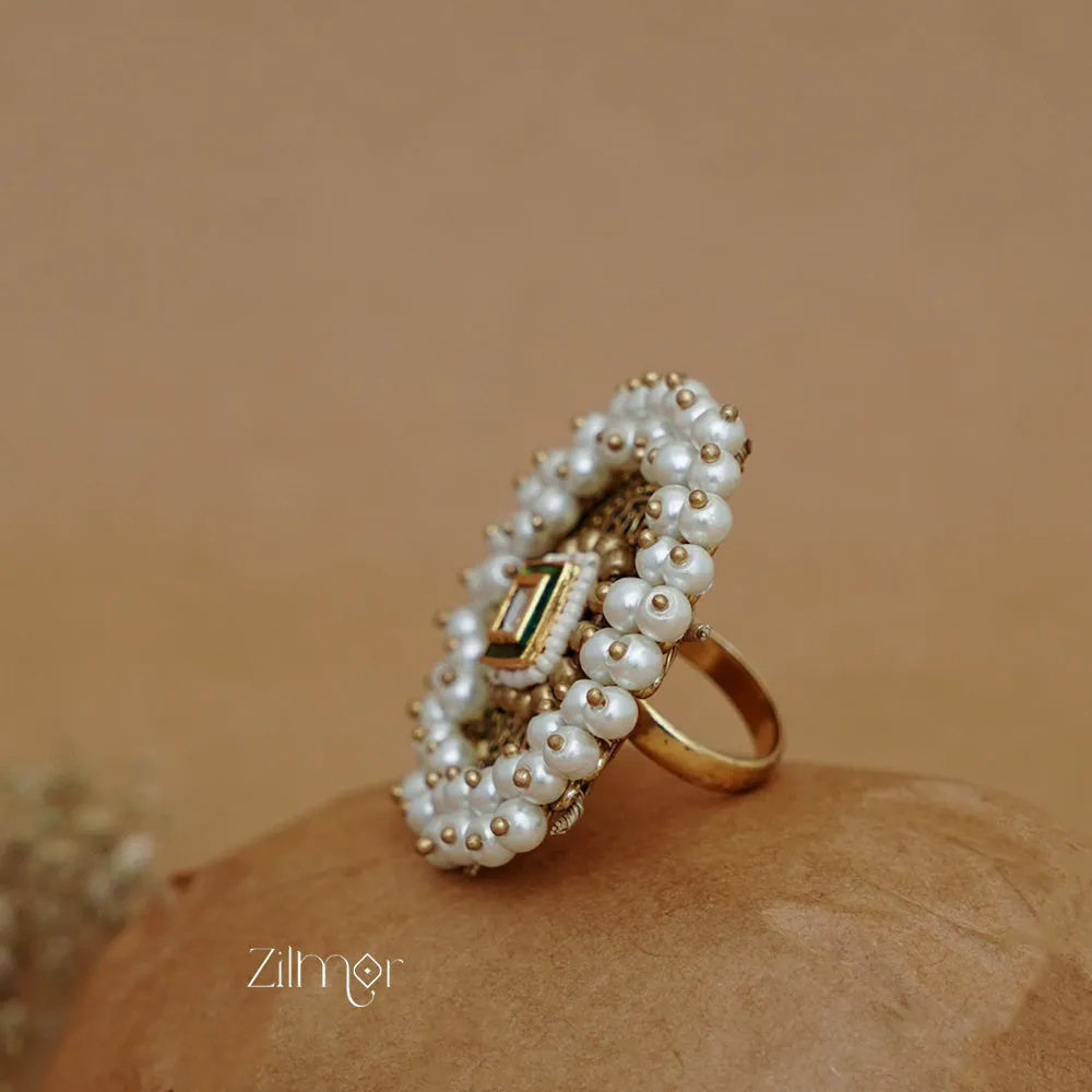 ZA1011166 - Pearl Cluster Adjustable Ring